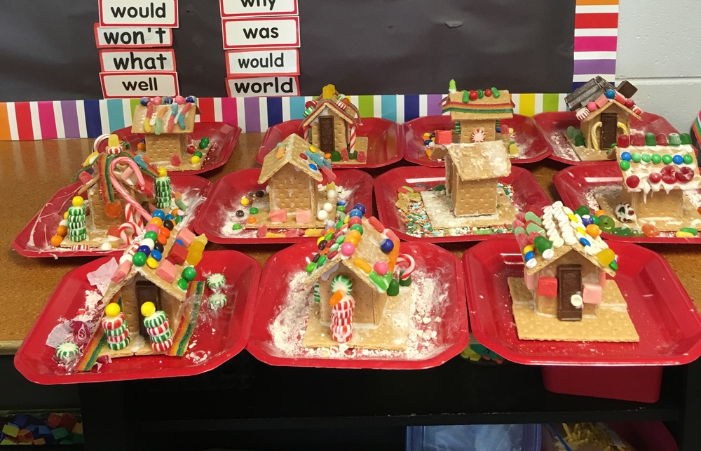 Mrs. Hale's 1st Grade Makes Gingerbread Houses